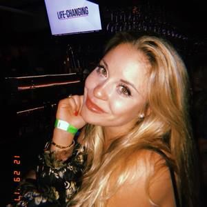 Meet your Posher, Nina